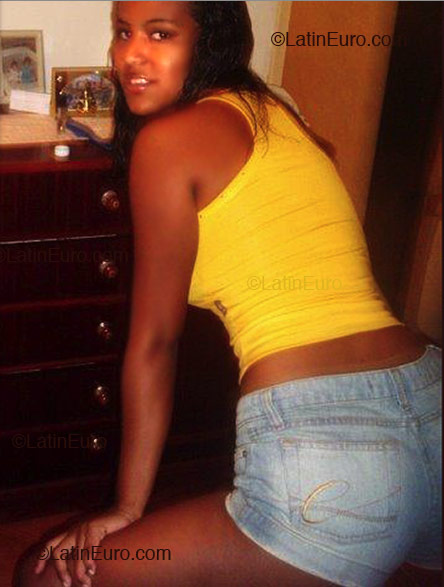 Date this foxy Brazil girl Alline from RIO DE JANEIRO B2347