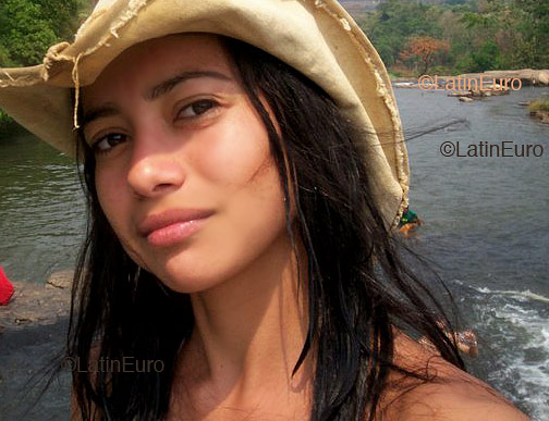 Date this pretty Brazil girl Geizimar from  B2393