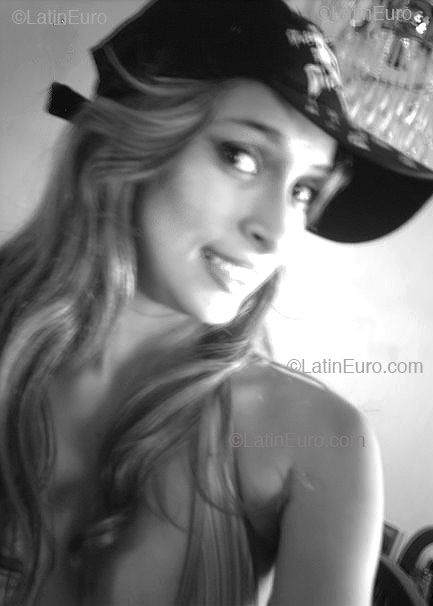 Date this sultry Brazil girl Davidhia from RECIFE B2448