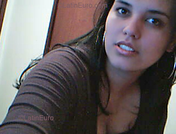 Date this foxy Brazil girl Morenah from  B2497