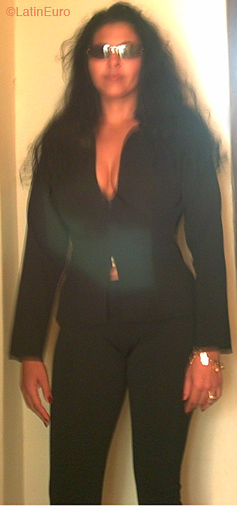 Date this voluptuous Brazil girl Rosangela from SERRA B2536