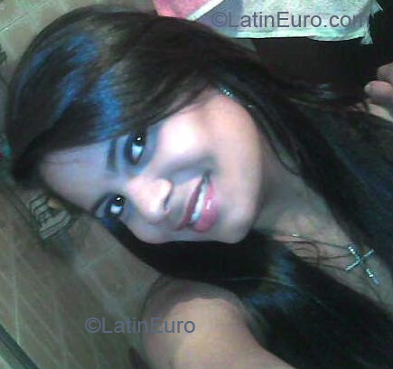 Date this gorgeous Brazil girl Thaise from BARREIRAS B2556