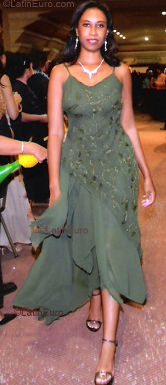 Date this delightful Brazil girl Cynara from BELEM B2569