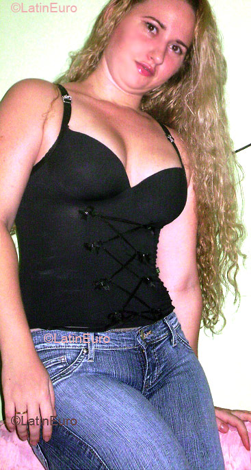 Date this nice looking Brazil girl Ketheleen from FORTALEZA B2570