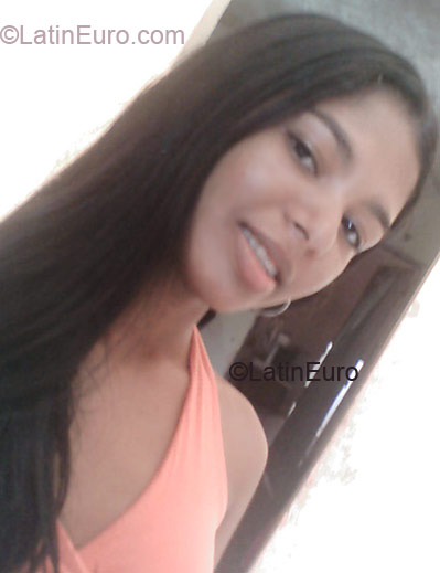 Date this voluptuous Brazil girl Tayslane- from BACABAL B2582
