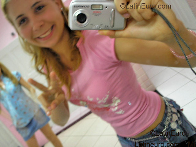 Date this hot Brazil girl Lidinay from MANAUS B2605
