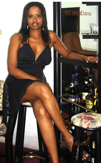 Date this lovely Brazil girl Ildecarmem from HORIZONTE B2639