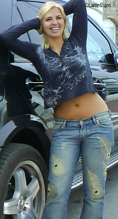 Date this sultry Brazil girl Sheylla from CARUARU B2693