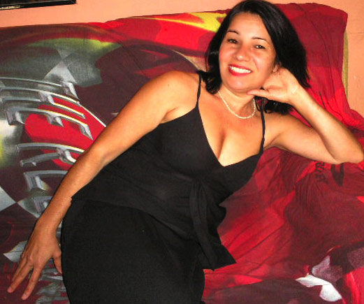 Date this sultry Brazil girl Lusidete from CAMBUCI B2703