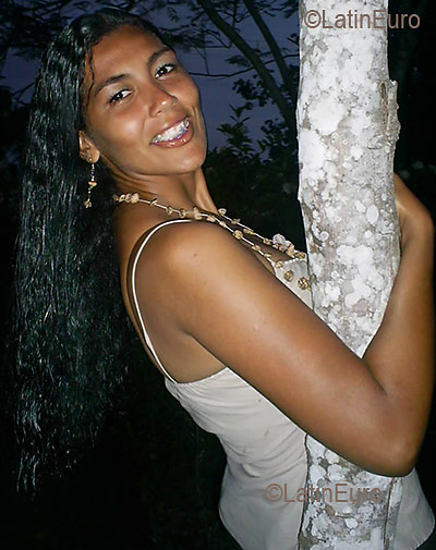 Date this passionate Brazil girl Nilvane from BARCARENA B2711