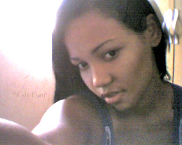 Date this happy Brazil girl Aline from MANAUS B2715