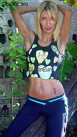 Date this happy Brazil girl Sueli from SAO PAULO B2719