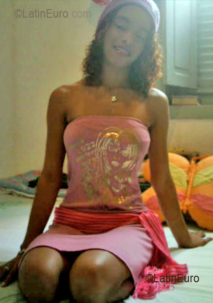 Date this hard body Brazil girl Susy from RIO DE JANEIRO B2723