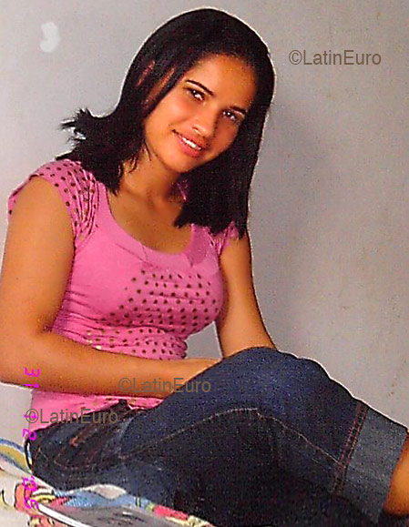 Date this sensual Brazil girl Joelma from MARABA B2735