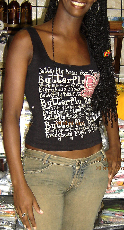 Date this hard body Brazil girl Adelaide from MARABA BR6222