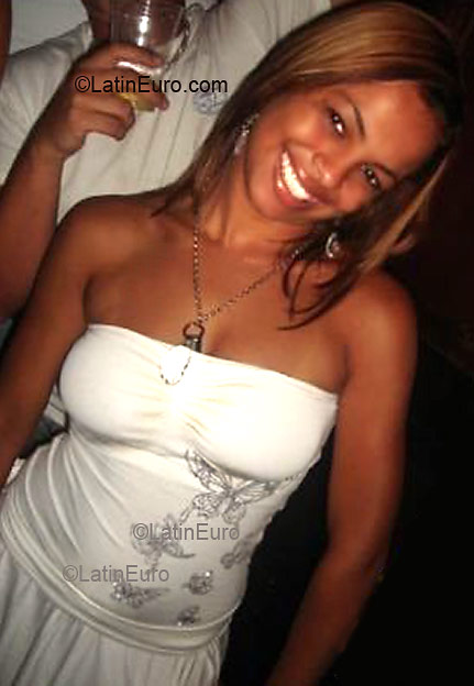 Date this attractive Brazil girl Nathalia from BELO HORIZONTE B2801