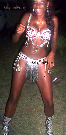Date this cute Brazil girl Adelaide from ESPIRITO SANTO B2807