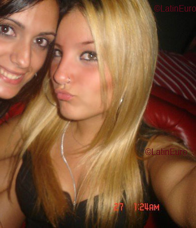 Date this nice looking Brazil girl Thaissa from RIO DE JANEIRO B2853