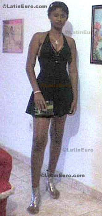 Date this foxy Brazil girl Thais from Rio de Janeiro B287