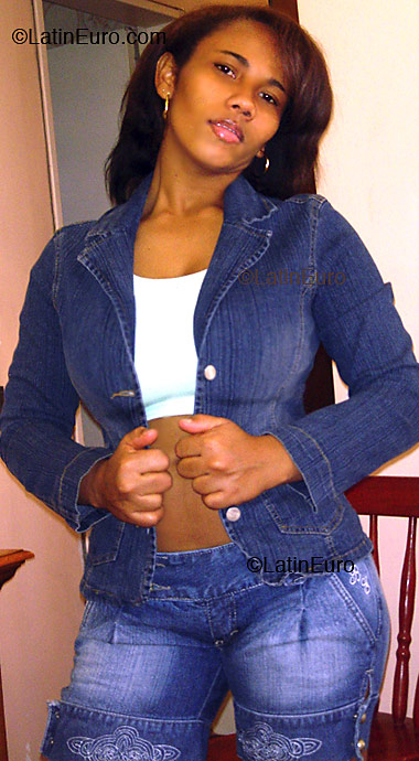 Date this fun Brazil girl Sandra from BRASILIA B2895