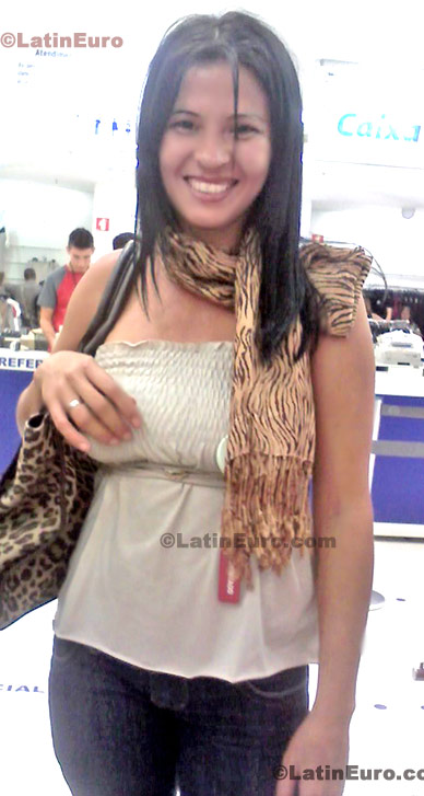 Date this charming Brazil girl Sinara from Paulo Afonso BR3843