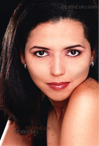 Date this tall Brazil girl Luciane from SAO PAULO B3029