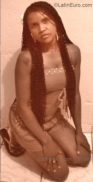 Date this sensual Brazil girl Roselea from VILA VELHA B3067