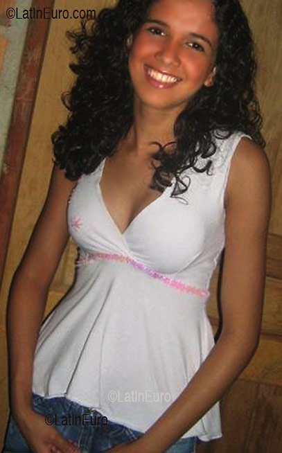 Date this good-looking Brazil girl Alane from OURILANDIA DO NORTE B3098