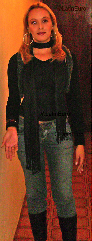 Date this pretty Brazil girl Graziely from GUARATINGUETA B3163