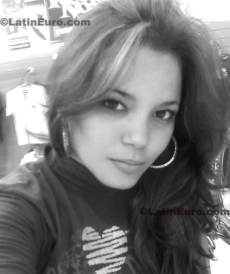 Date this young Brazil girl Dieine from Itu B317