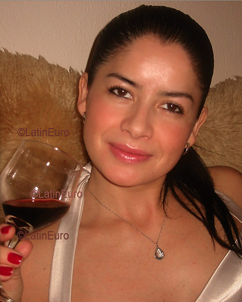 Date this voluptuous Brazil girl Carmen from CAMPINAS B3203
