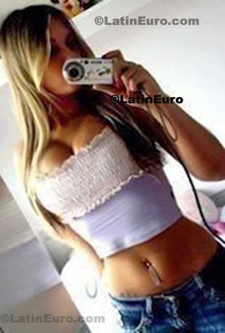 Date this charming Brazil girl Karyna from Pederneiras B322