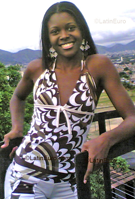 Date this exotic Brazil girl Marcela from RIO DE JANEIRO B3229