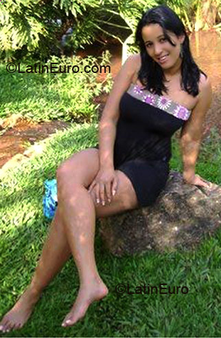 Date this delightful Brazil girl Sara from GOIANIA B3272