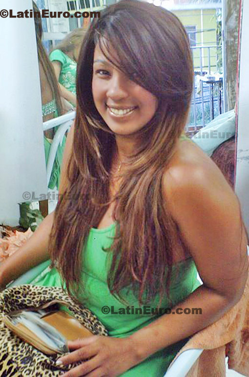Date this young Brazil girl Patricia from Belford Roxo B328