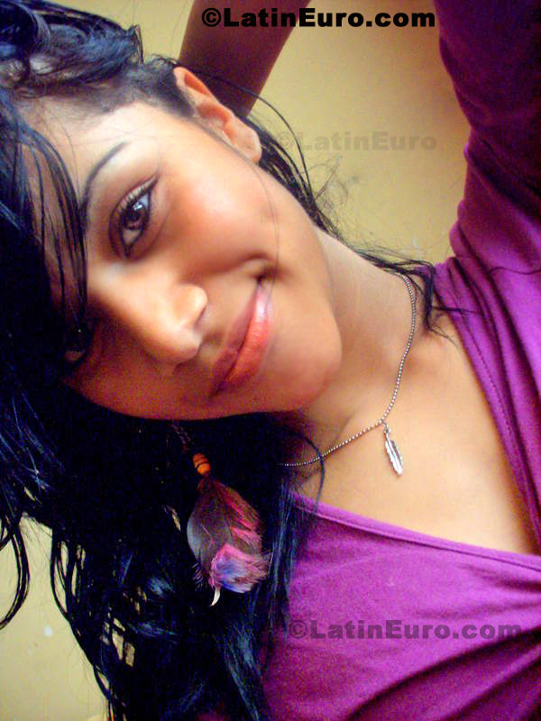 Date this hot Brazil girl Mariana from Ibirite B340