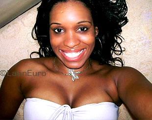 Date this happy Brazil girl Isabelle from RIO DE JANEIRO B3415