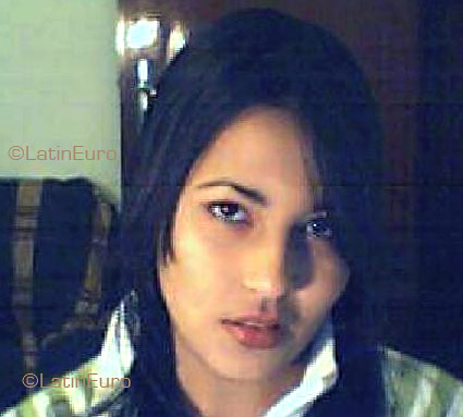 Date this charming Brazil girl Emanuele from IPATINGA B3442