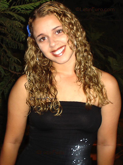 Date this attractive Brazil girl Luiza from BOM JESUS DO NORTE B3443