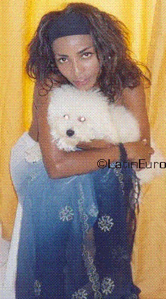 Date this attractive Brazil girl Kika from SALVADOR B3497