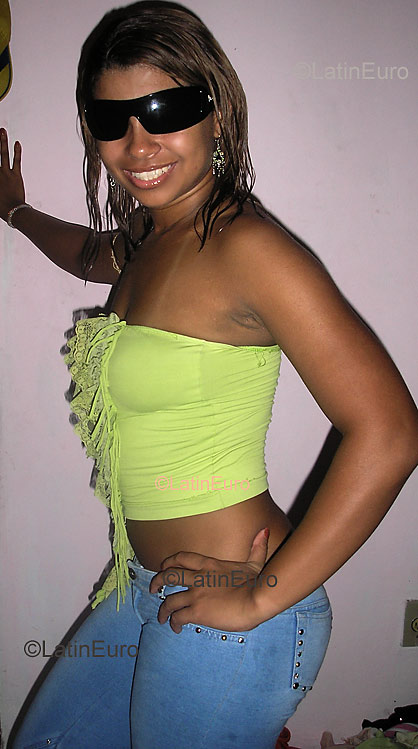 Date this sultry Brazil girl Michelle from MANAUS B3552