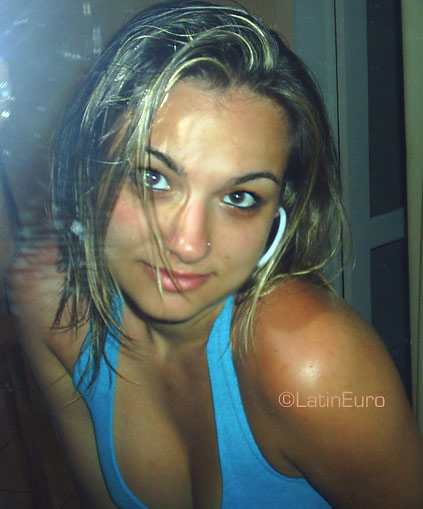 Date this hot Brazil girl Vivian from SAO PAULO B3599