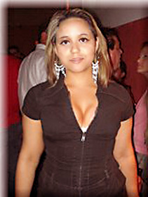 Date this cute Brazil girl Jaqueline from CASCAVEL B3646