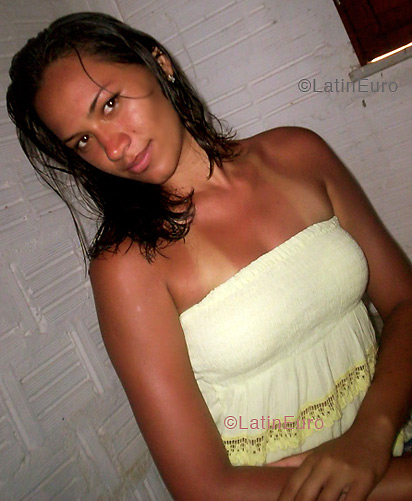 Date this tall Brazil girl Elisabeth from  B3777