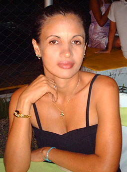 Date this delightful Brazil girl Ione from MACARANI B3817