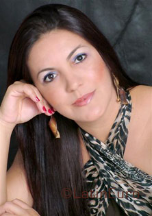 Date this sensual Brazil girl Luciana from FRANCA B3824