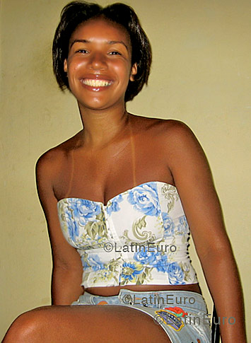 Date this good-looking Brazil girl Nane from RIO DE JANEIRO B3837