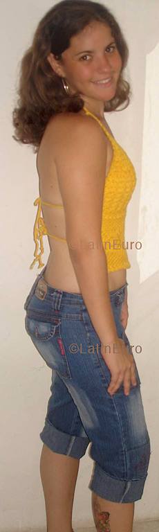 Date this athletic Brazil girl Camila from SALVADOR B3873