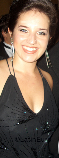 Date this athletic Brazil girl Carolina from SAO PAULO B3905