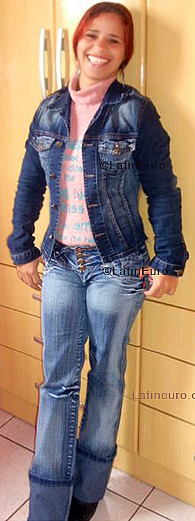 Date this delightful Brazil girl Evelin from SAO PAULO B3932